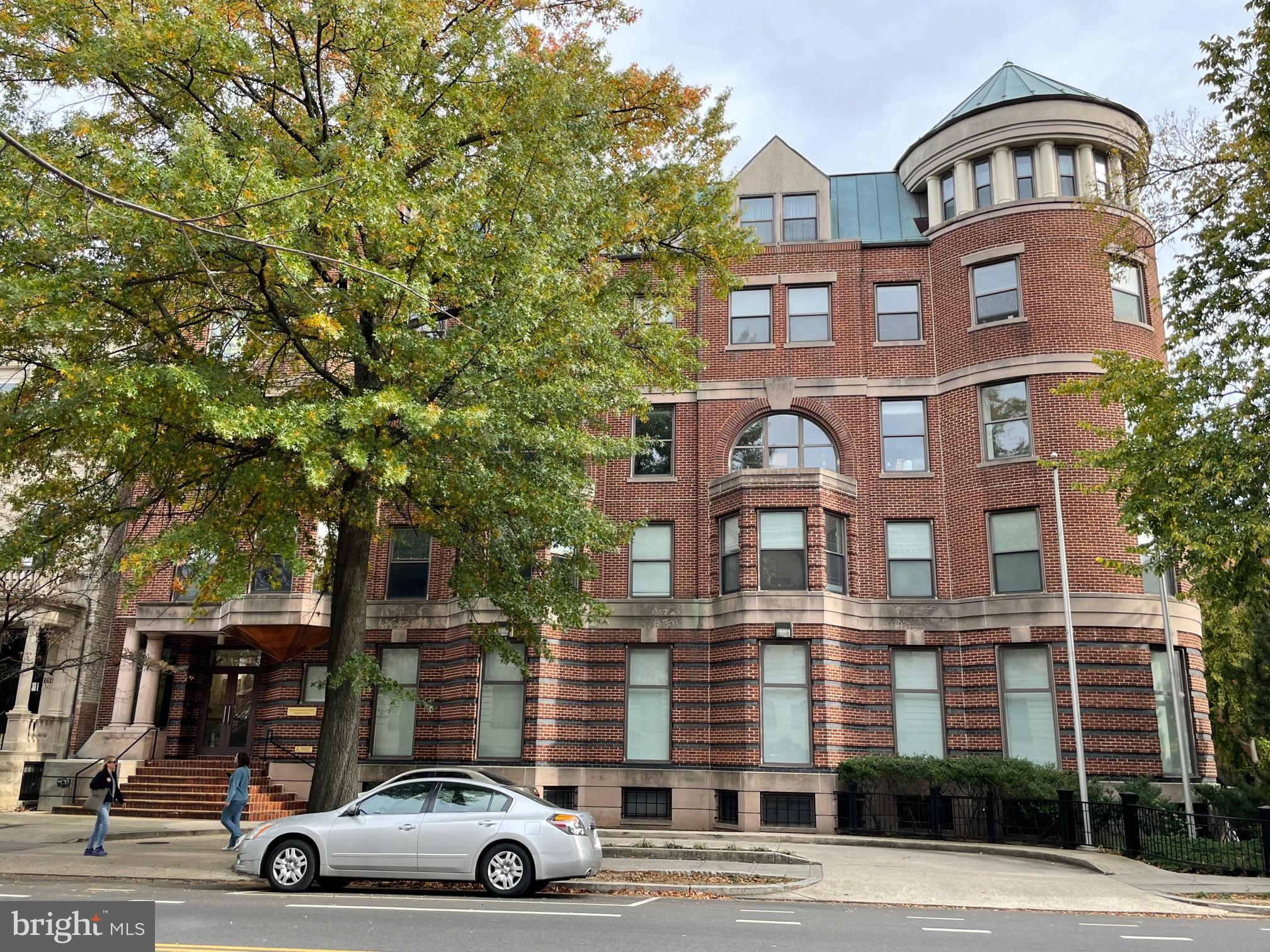 1615 New Hampshire Ave NW #52