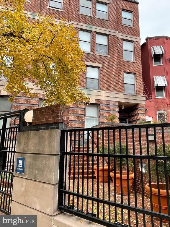 1615 New Hampshire Ave NW #52