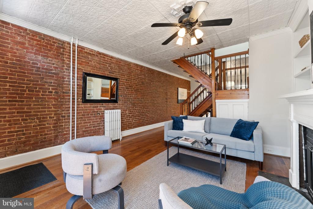 124 6th St SE