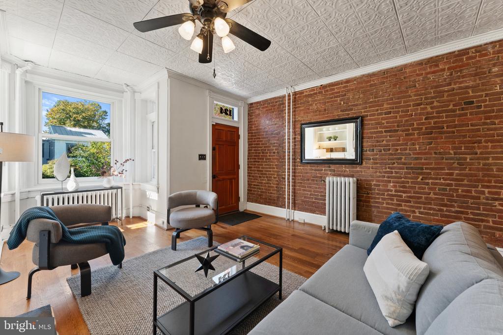 124 6th St SE
