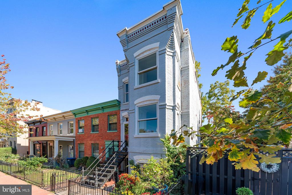 124 6th St SE