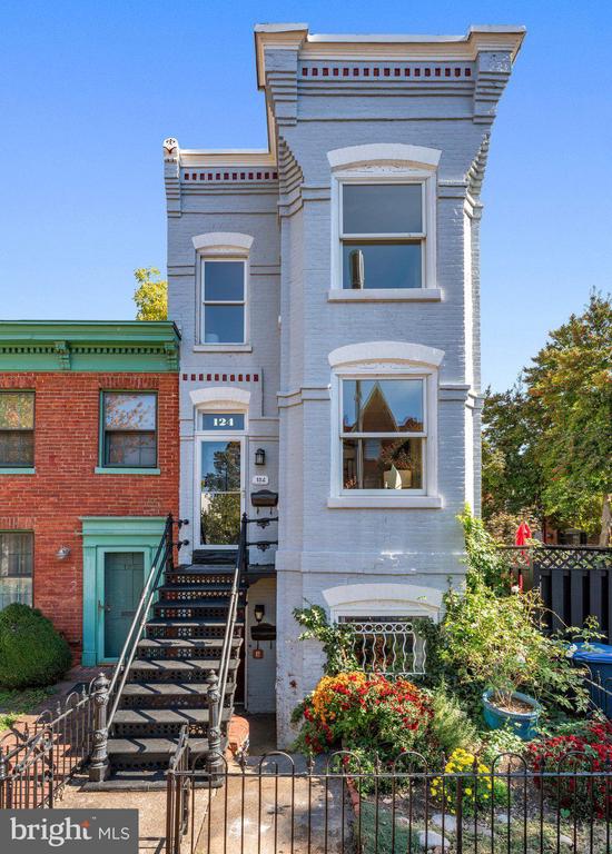 124 6th St SE