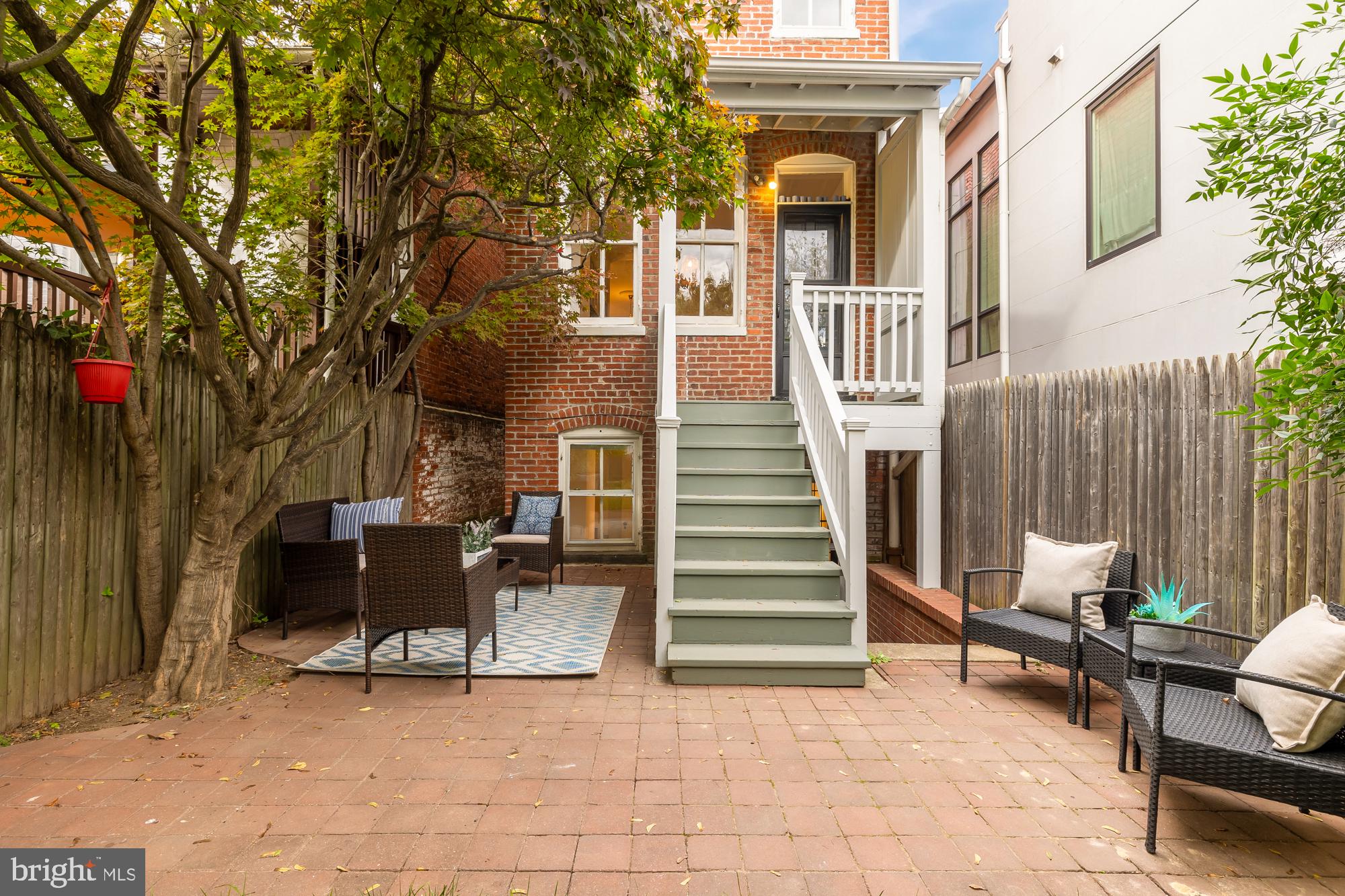 3242 Q St NW
