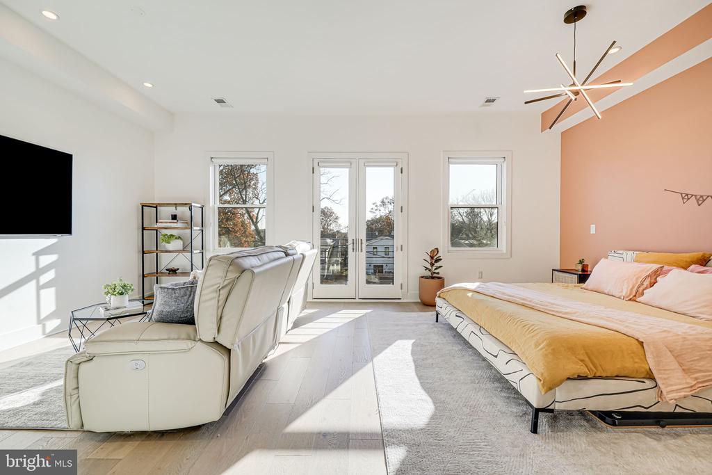 1308 Gallatin St NW