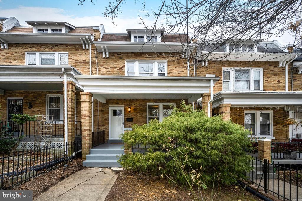 318 Allison St NW