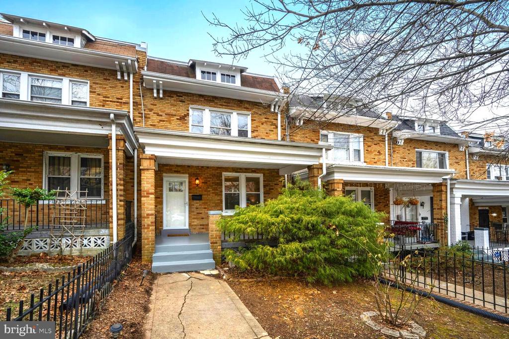 318 Allison St NW