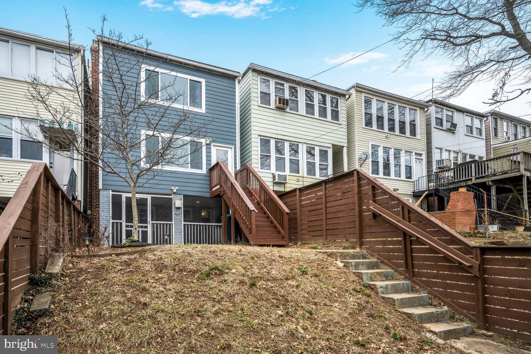 318 Allison St NW
