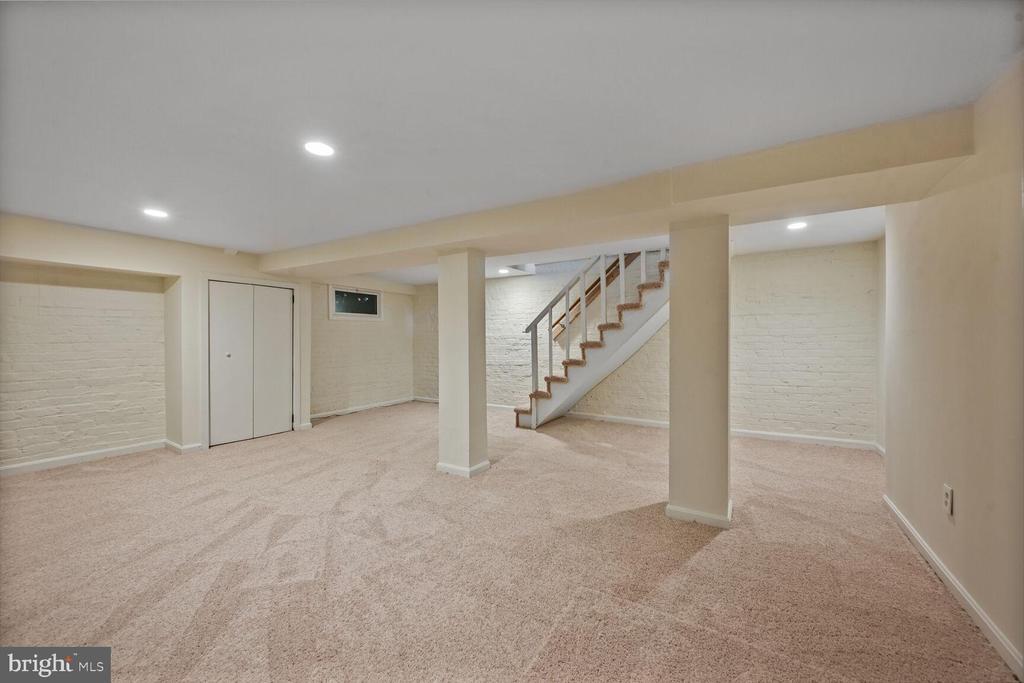 318 Allison St NW