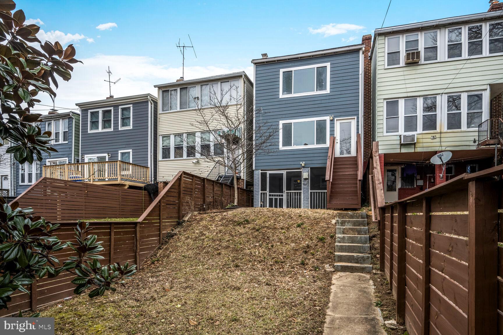 318 Allison St NW