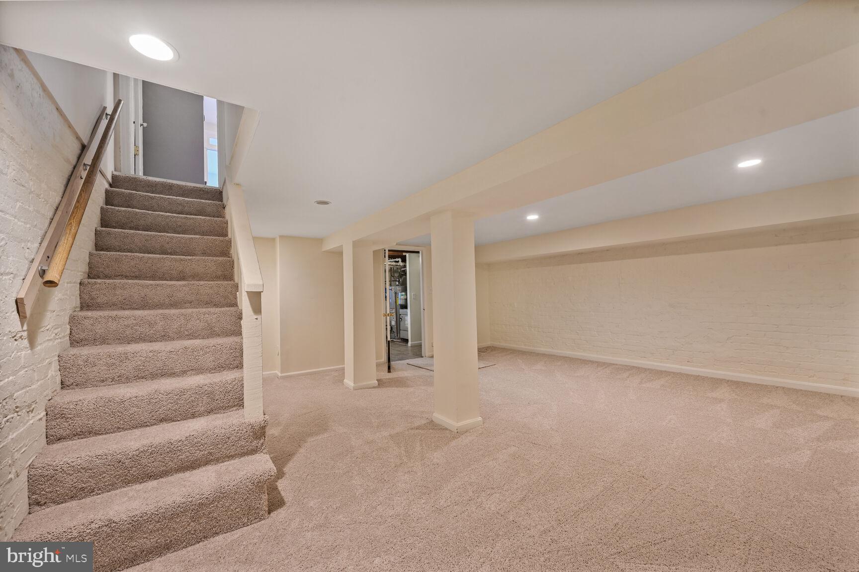 318 Allison St NW