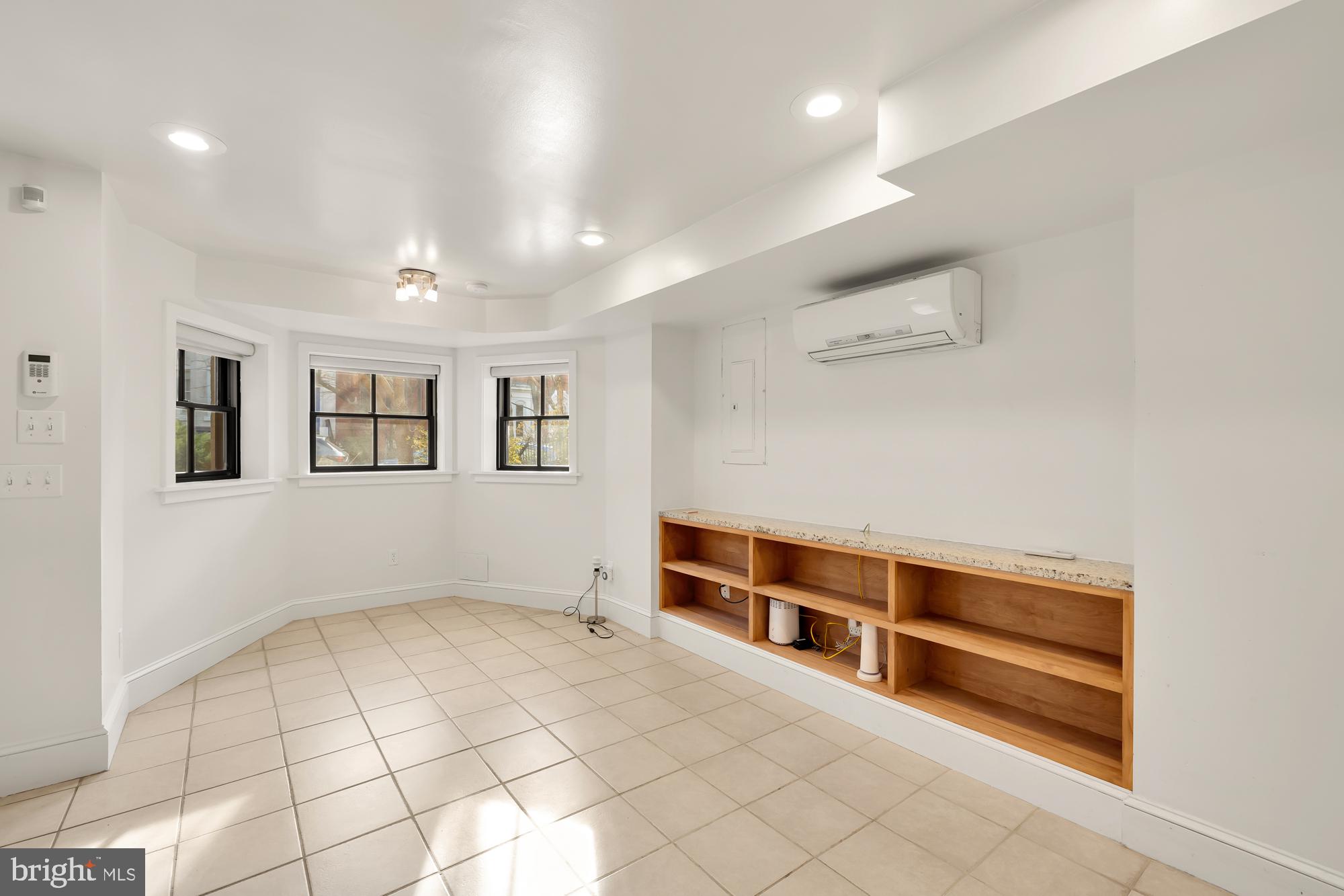 1423 Q ST NW
