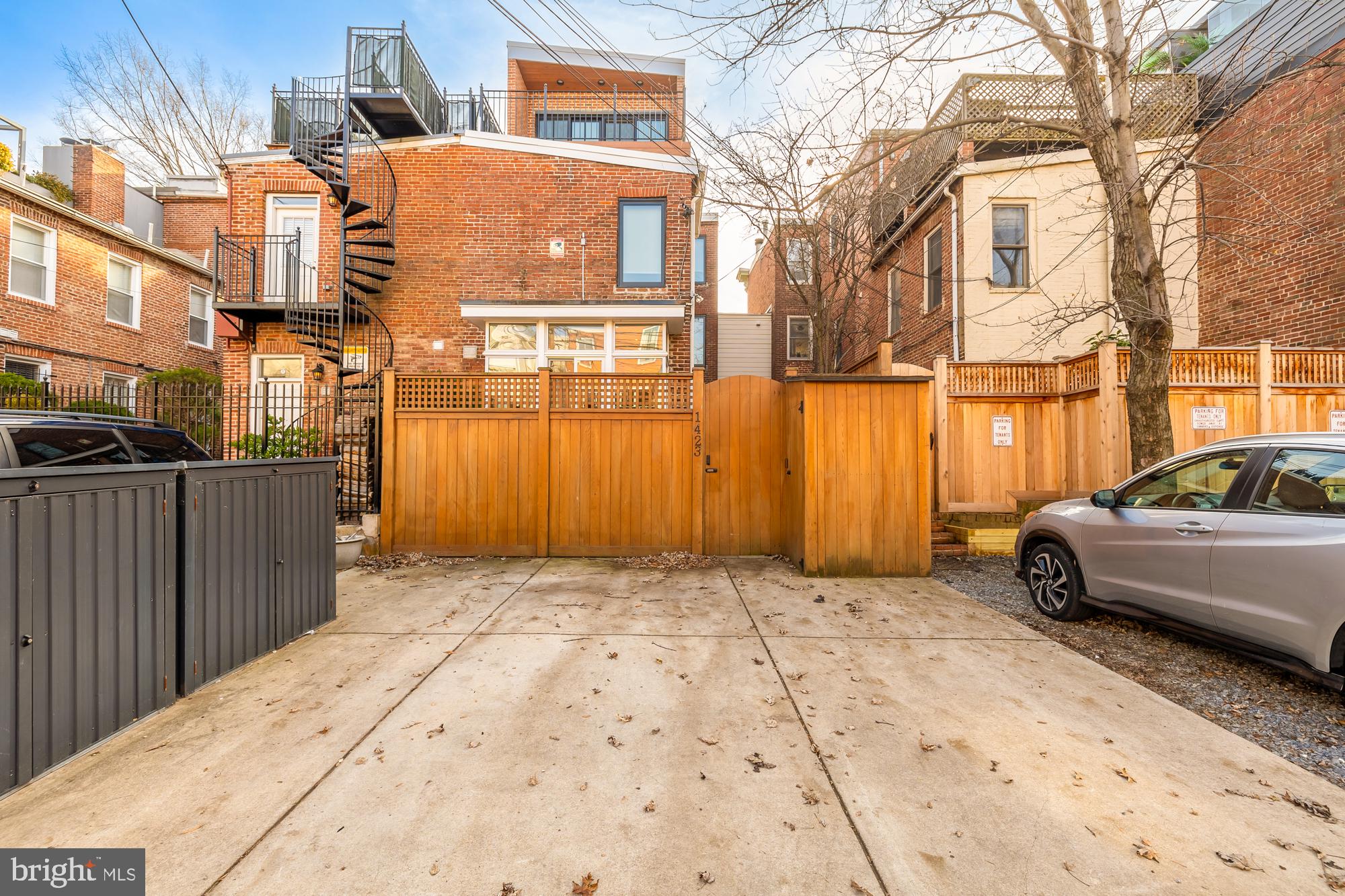 1423 Q ST NW
