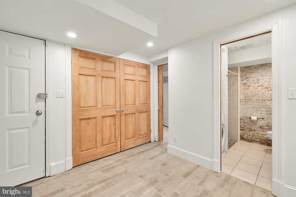 1423 Q ST NW