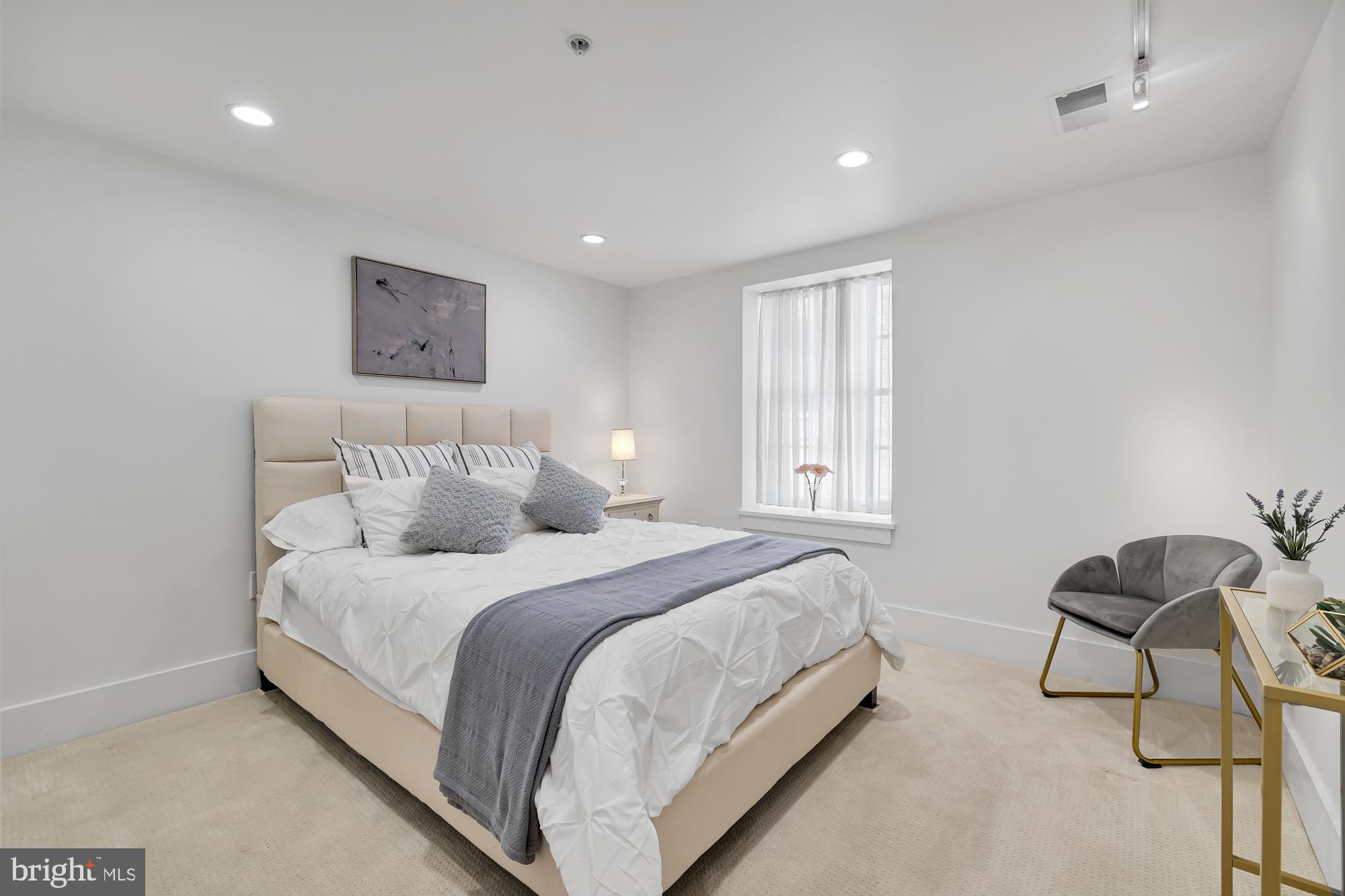 2818 Connecticut Ave NW #11