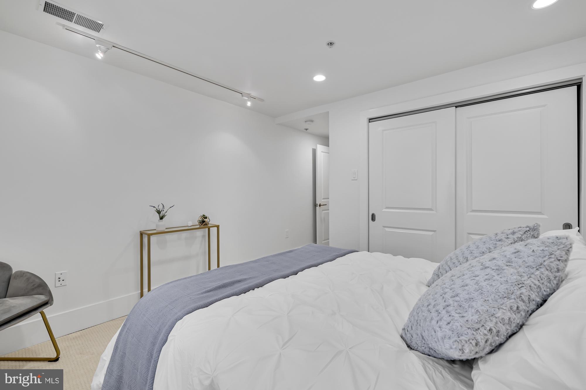 2818 Connecticut Ave NW #11