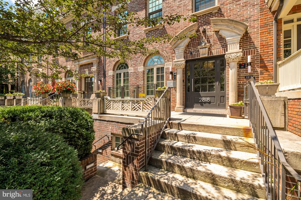 2818 Connecticut Ave NW #11