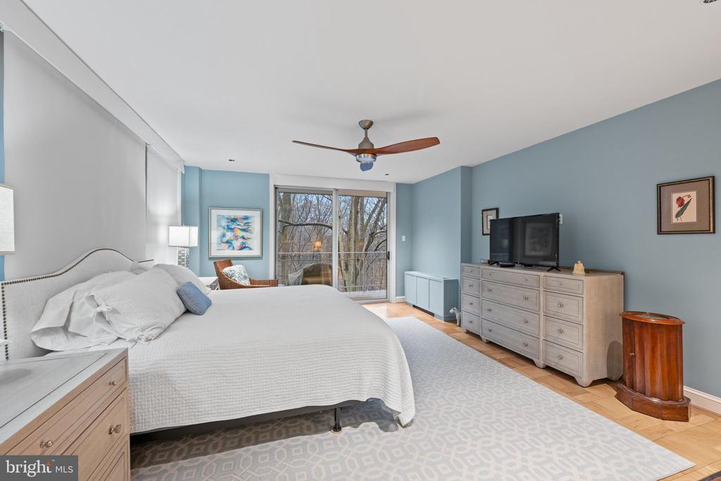 4100 Cathedral Ave NW #803
