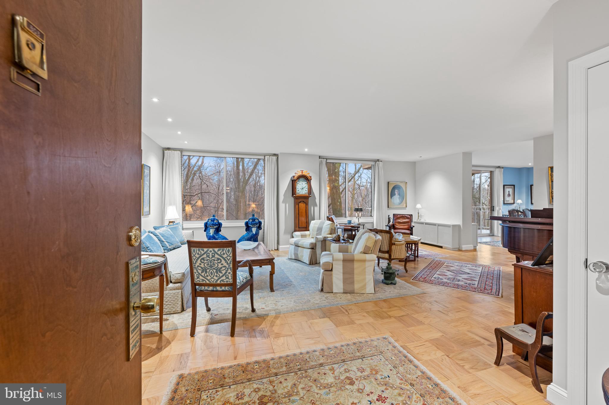 4100 Cathedral Ave NW #803