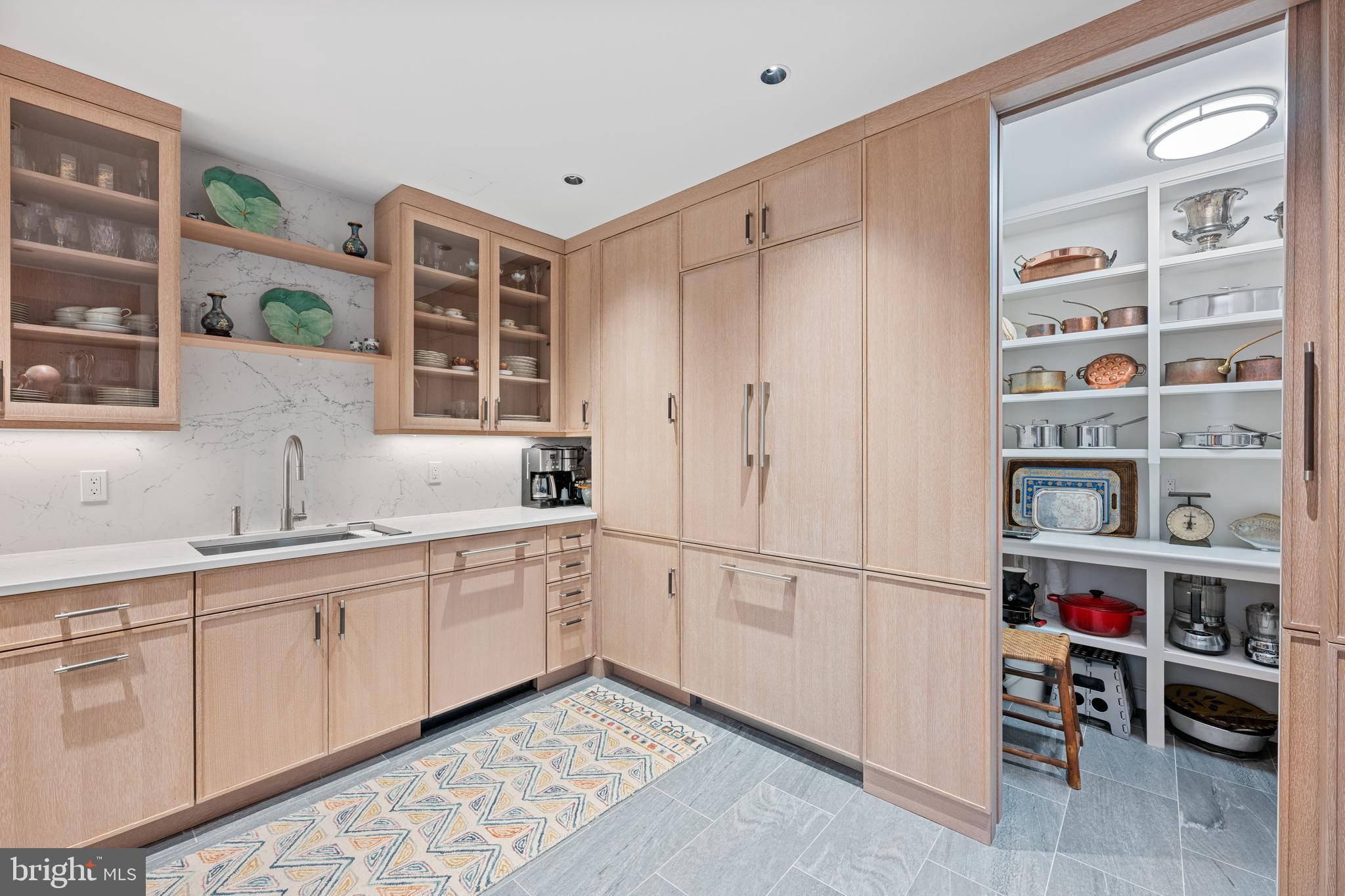 4100 Cathedral Ave NW #803