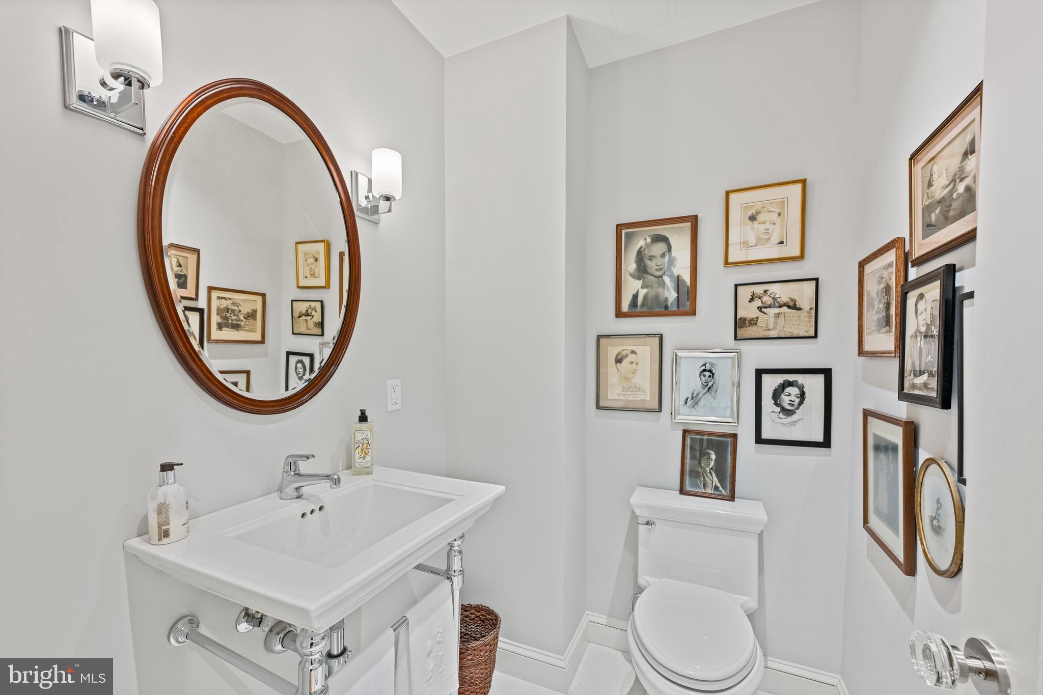 4100 Cathedral Ave NW #803