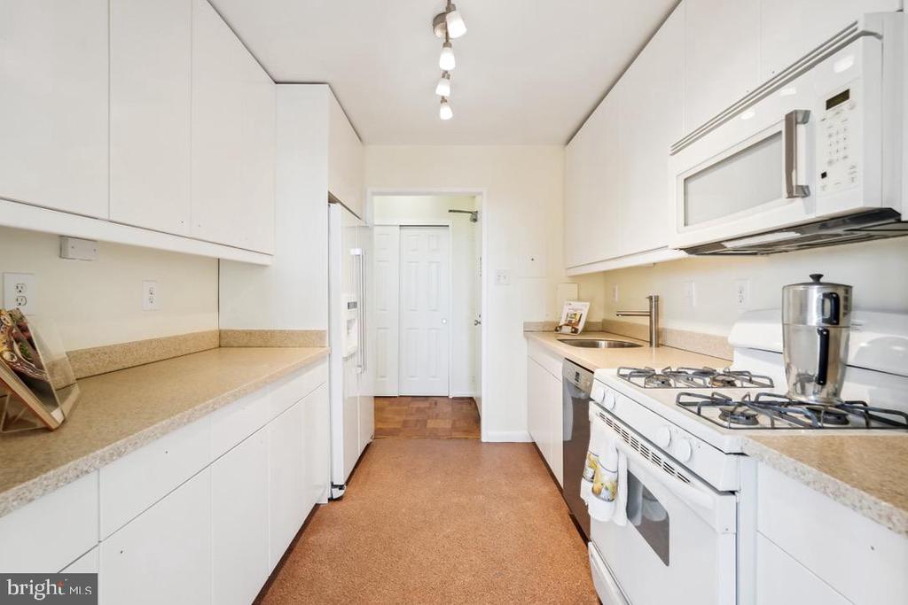 2939 van Ness St NW #1221