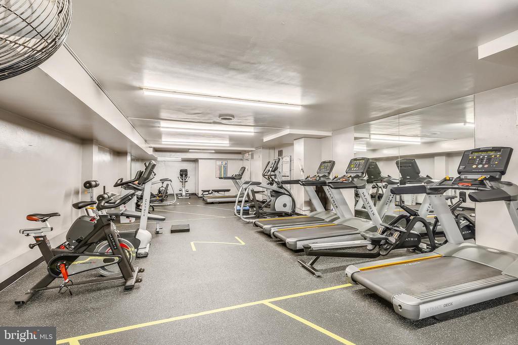 2939 van Ness St NW #1221