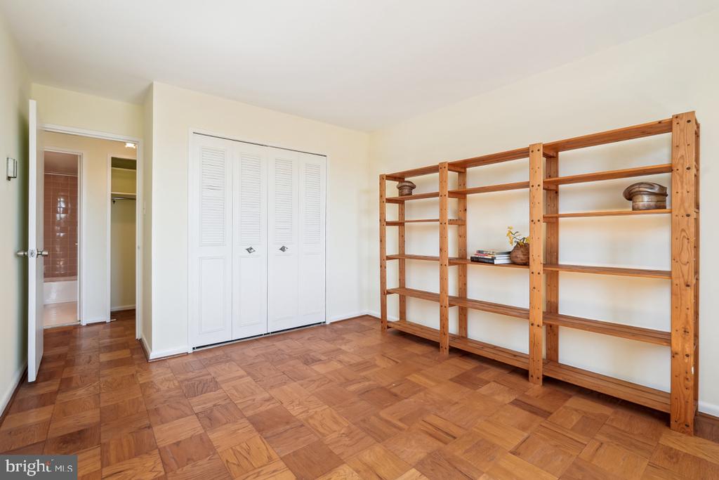 2939 van Ness St NW #1221