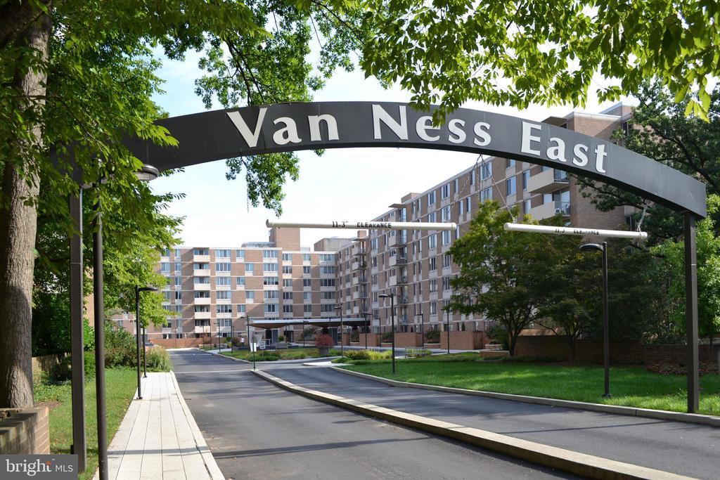 2939 van Ness St NW #1221