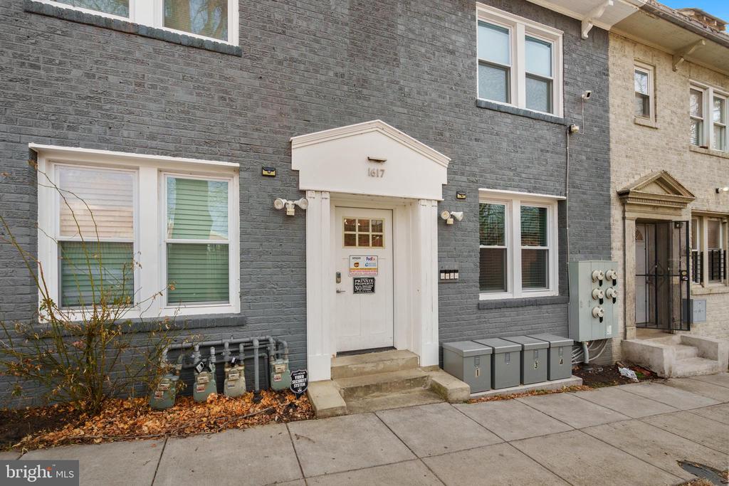 1617 CORCORAN STREET NE 2