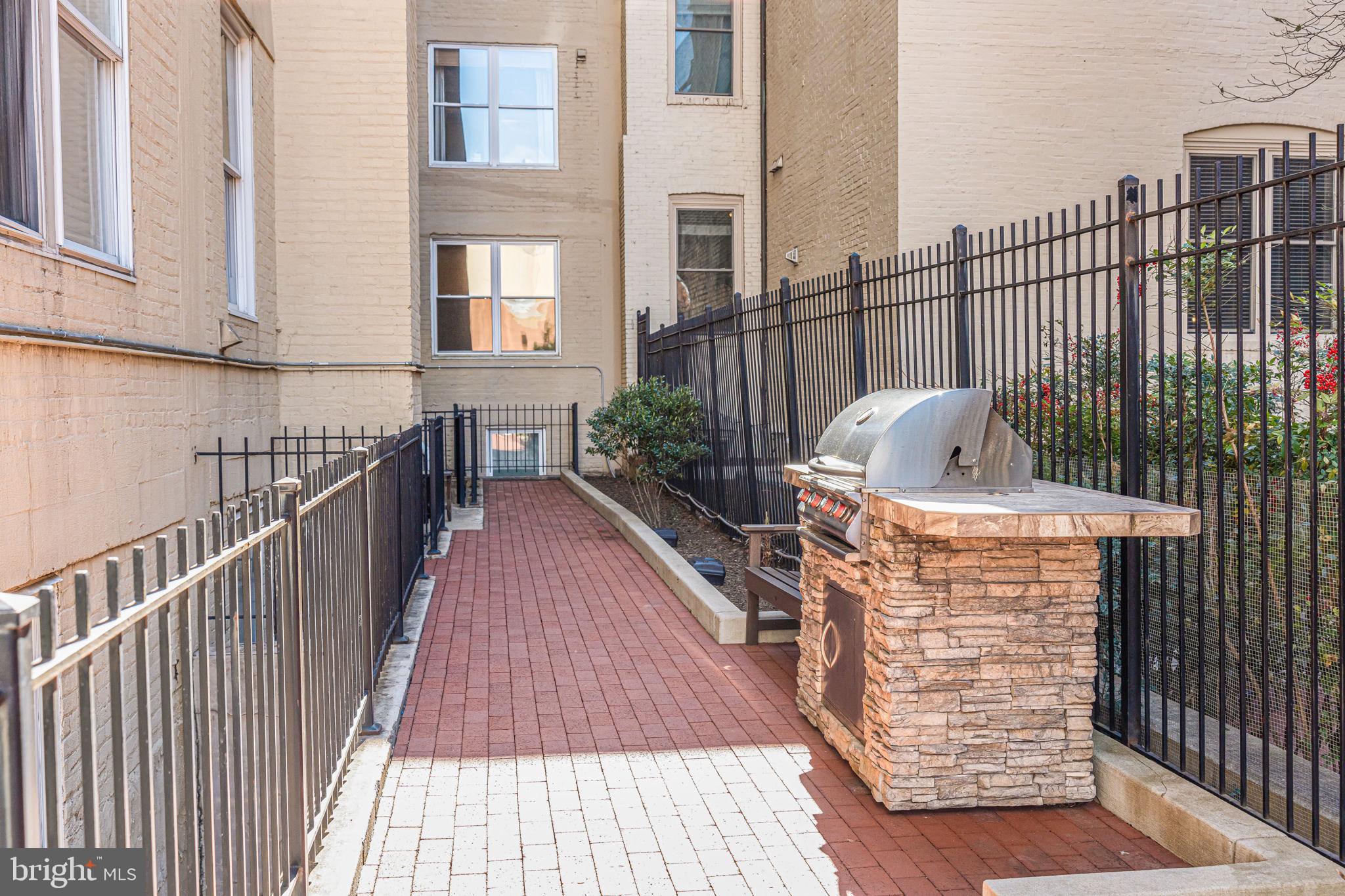 1437 Rhode Island Ave NW #801-802