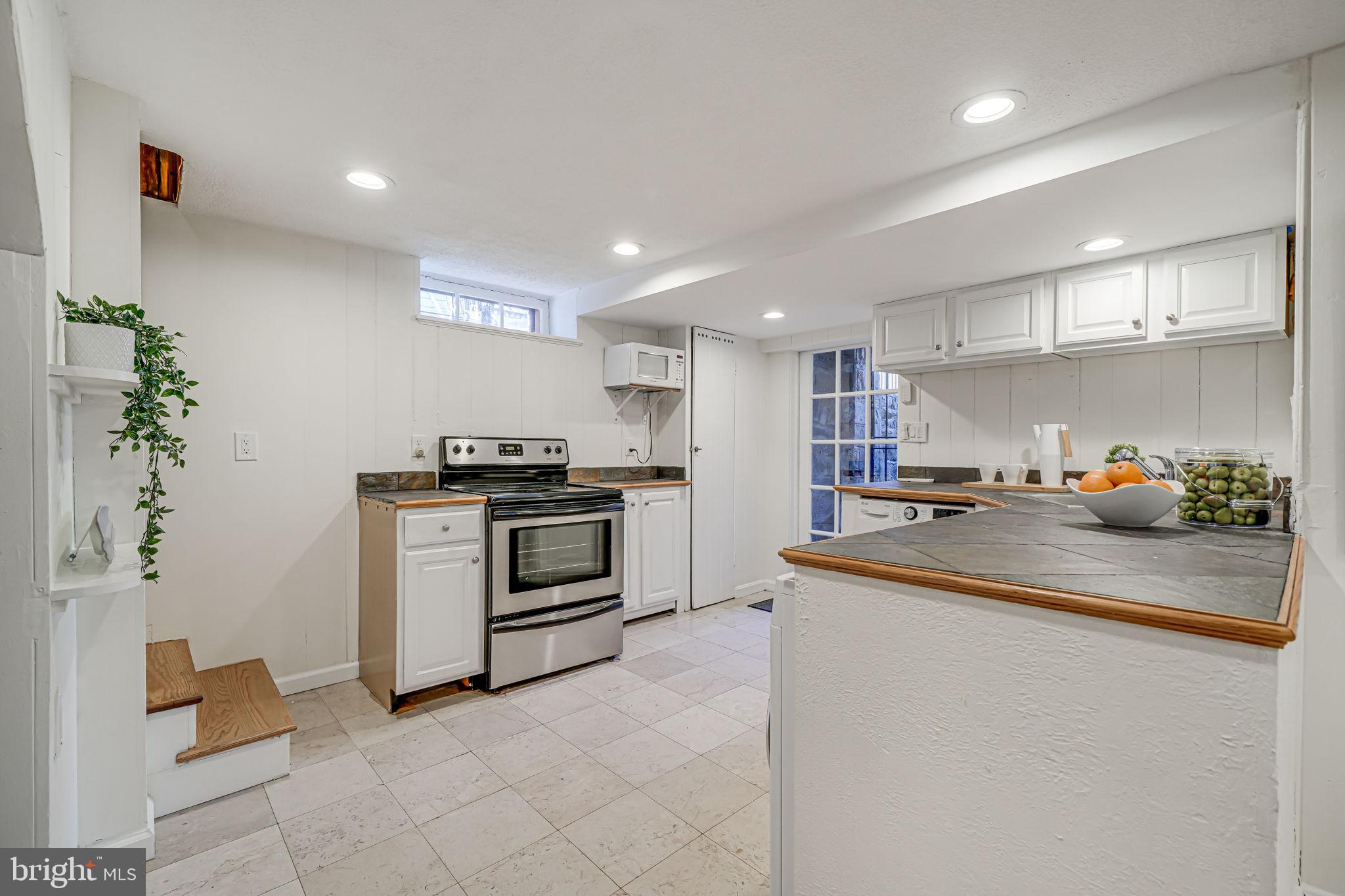 1411 Decatur St NW