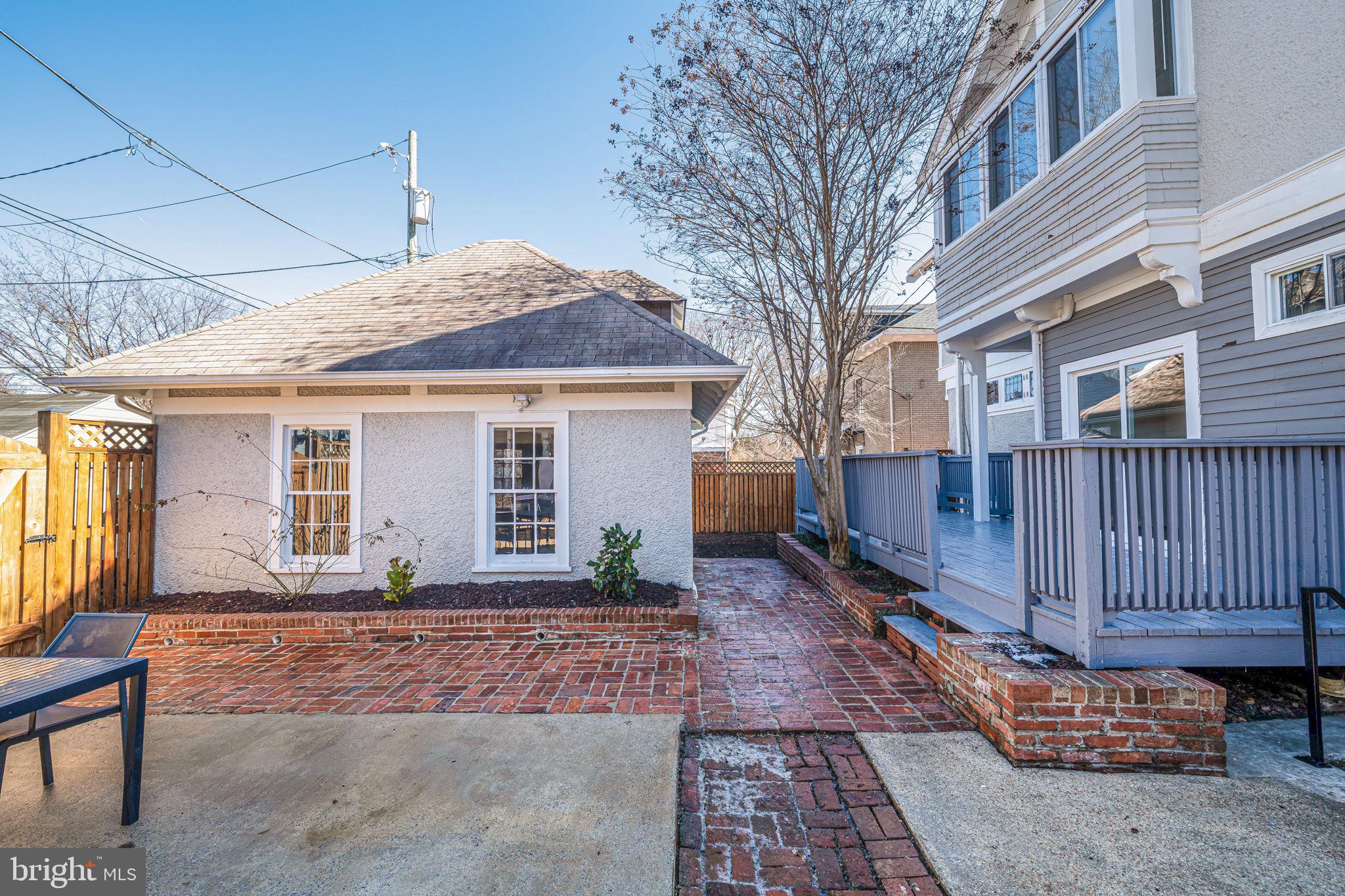 1411 Decatur St NW