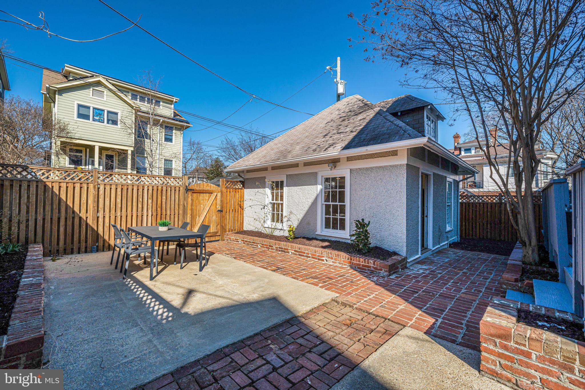 1411 Decatur St NW