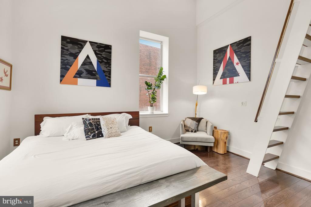 1341 MARYLAND AVE NE #103