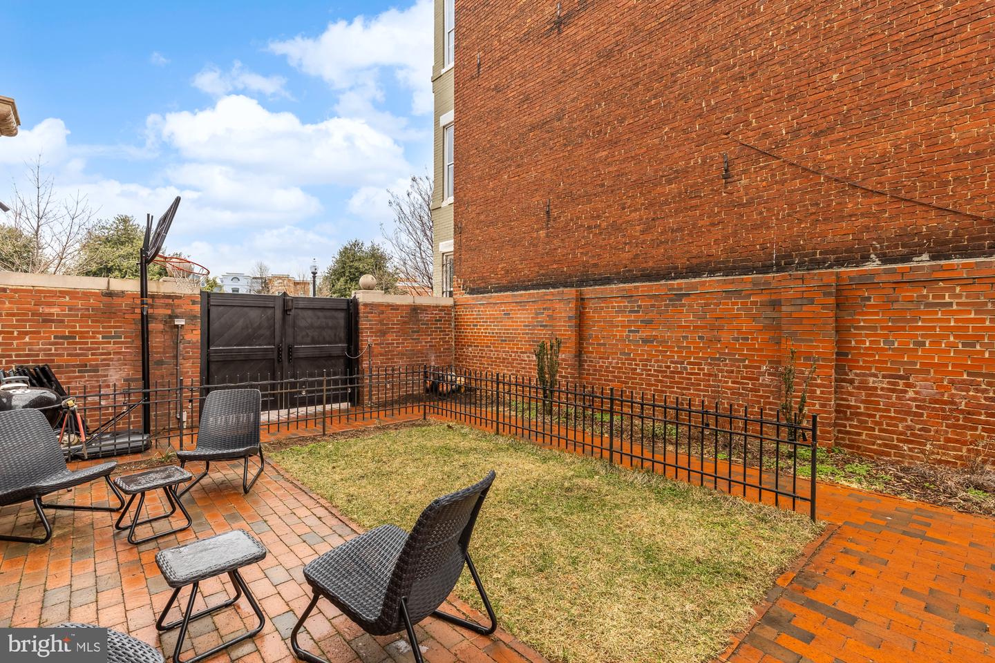 1341 MARYLAND AVE NE #103