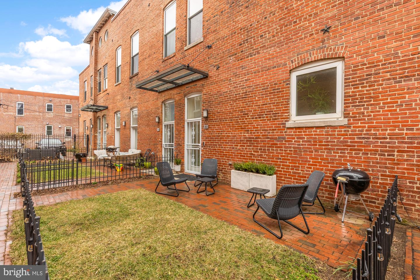 1341 MARYLAND AVE NE #103