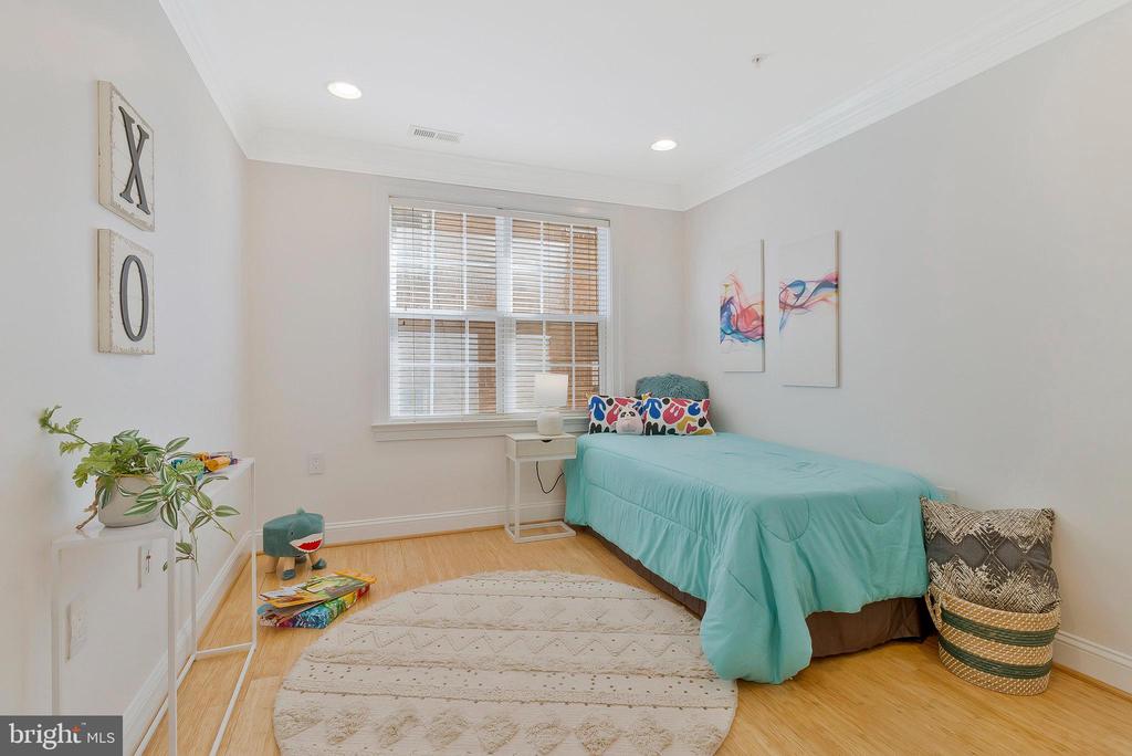 5231 Connecticut Ave NW #202