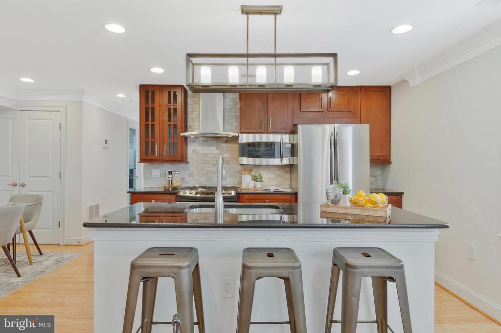 5231 Connecticut Ave NW #202