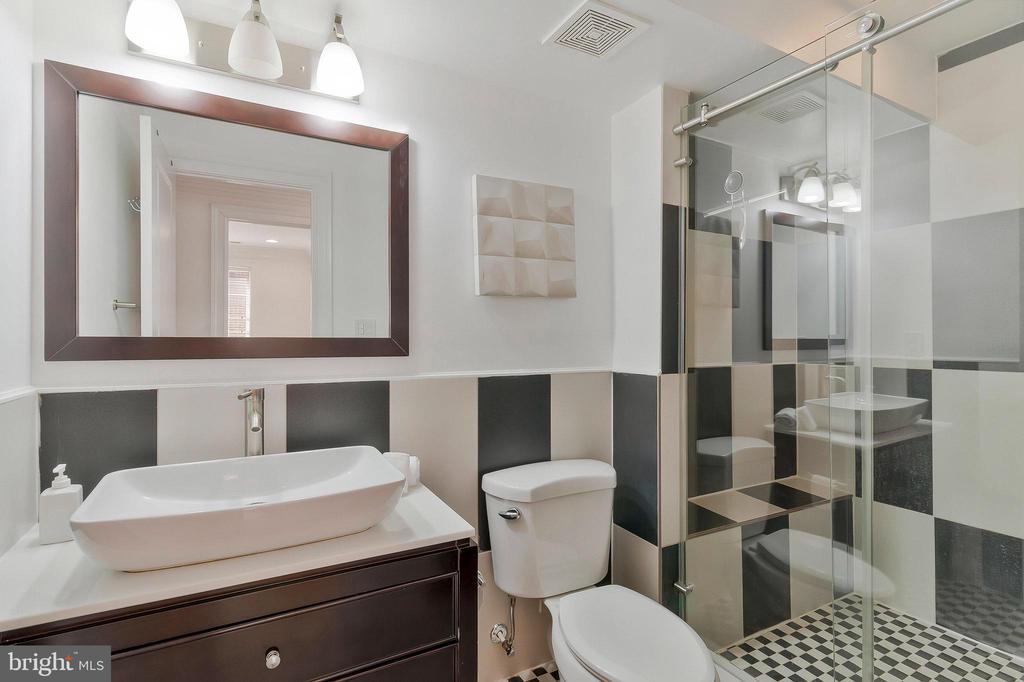 5231 Connecticut Ave NW #202