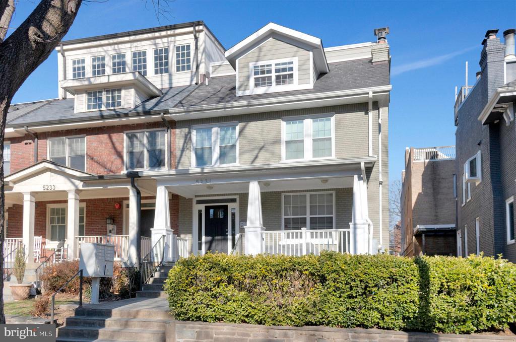 5231 Connecticut Ave NW #202