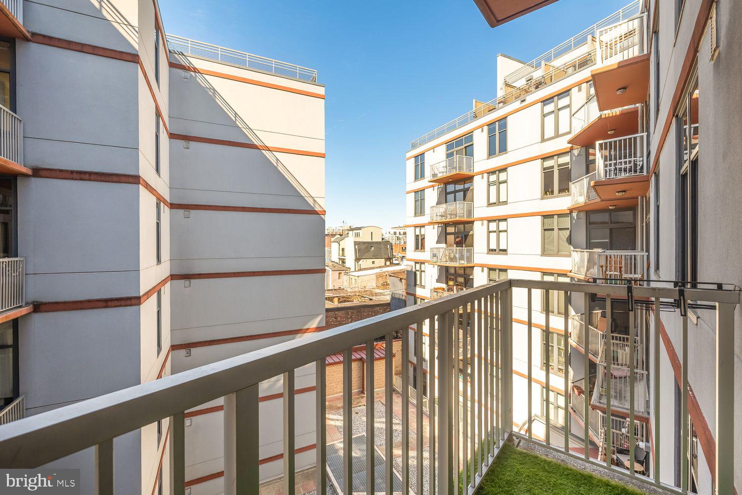 2120 Vermont Ave NW #412