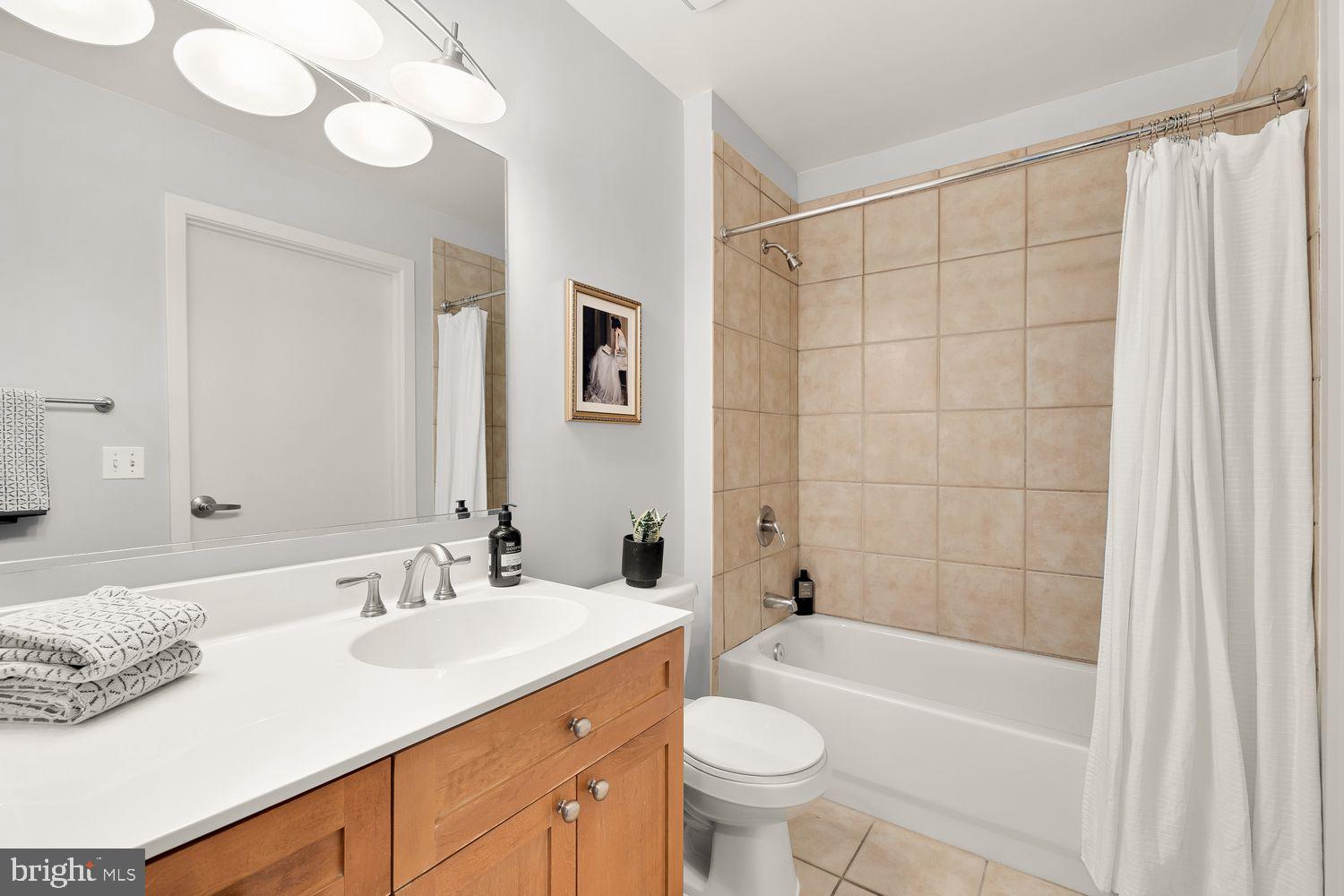 2120 Vermont Ave NW #412