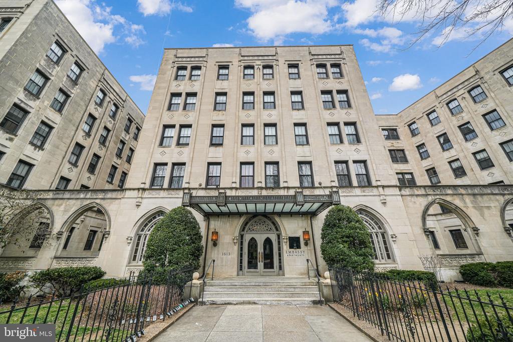 1613 Harvard St NW #515