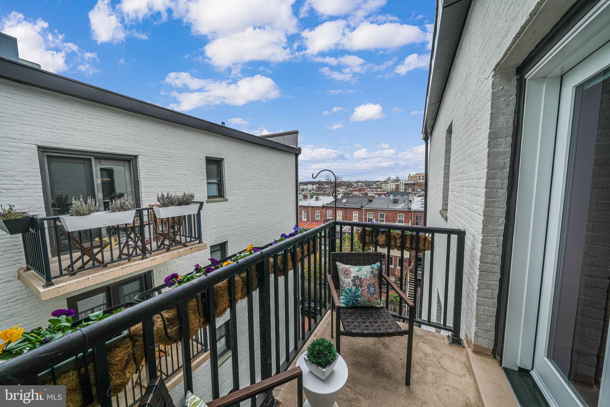 1613 Harvard St NW #515