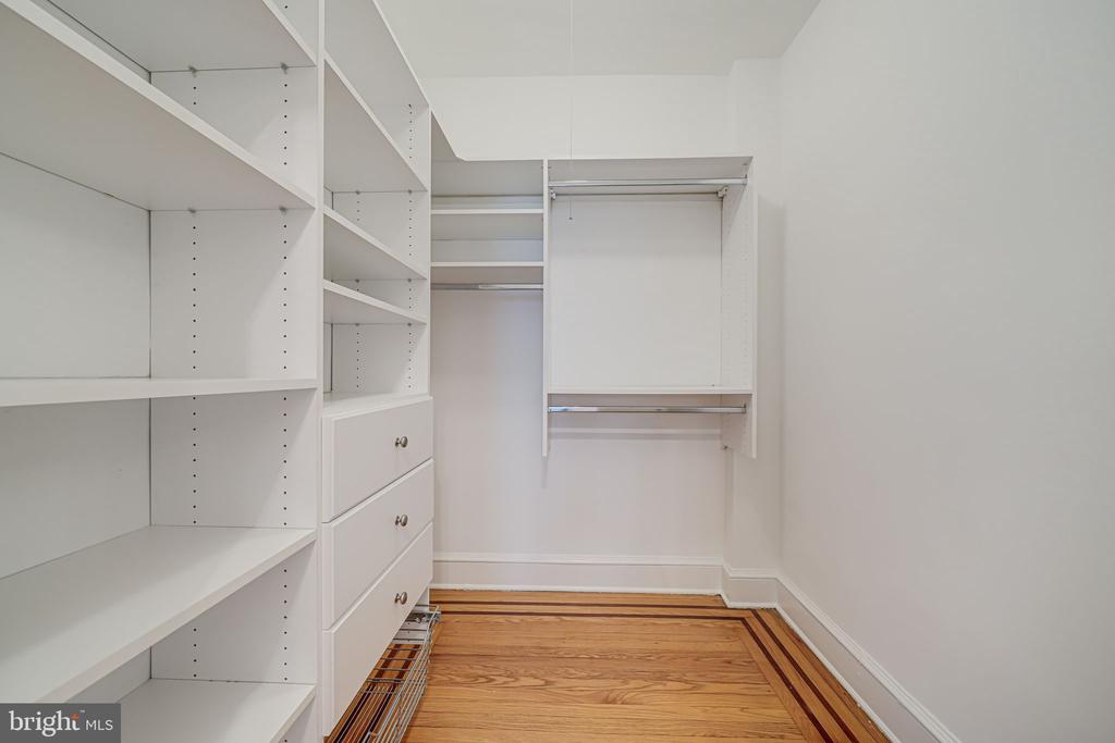 1613 Harvard St NW #515