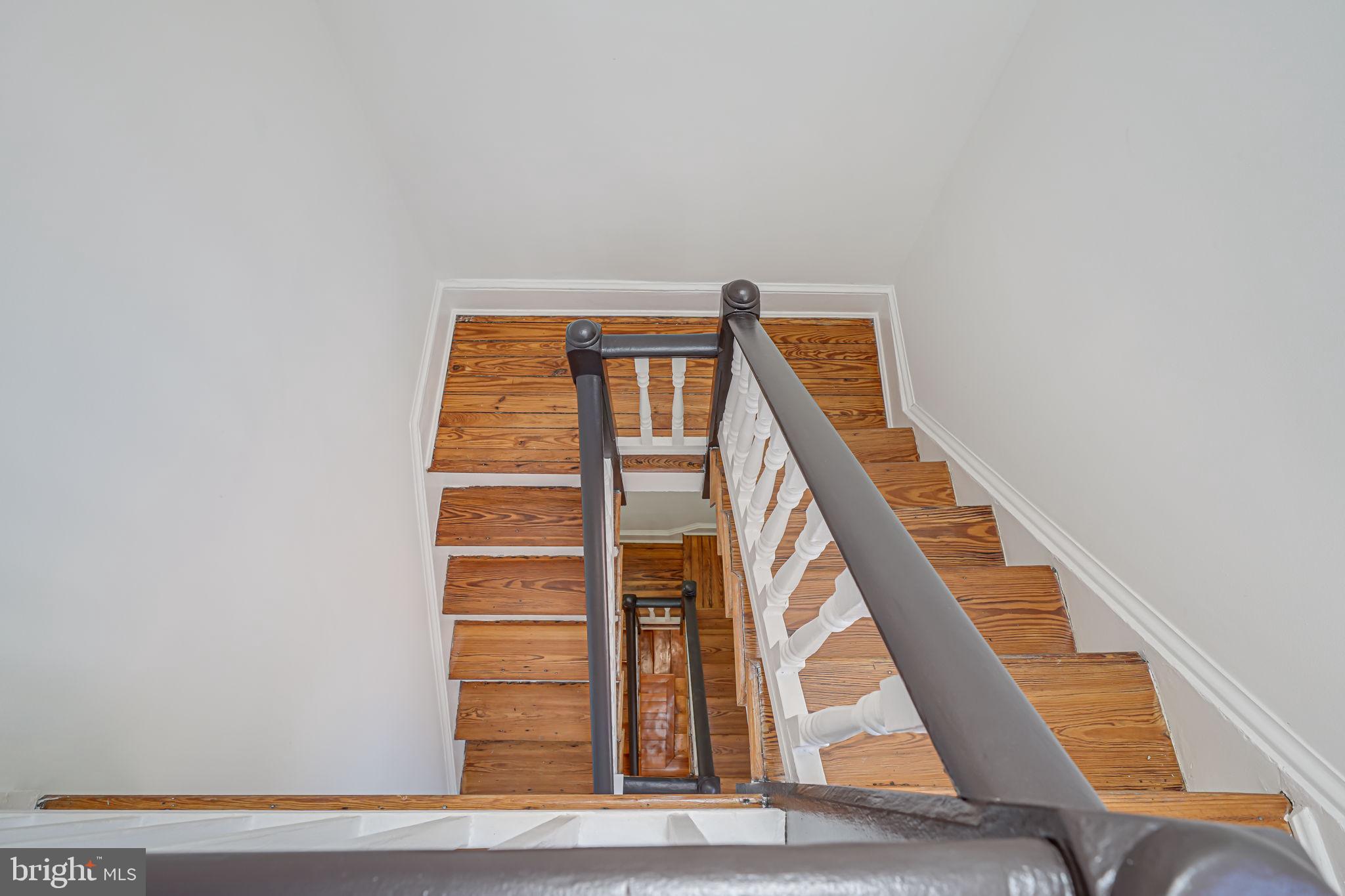106 3rd St NE