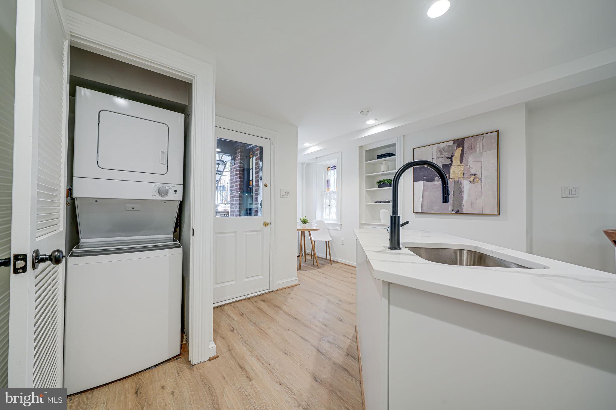 106 3rd St NE
