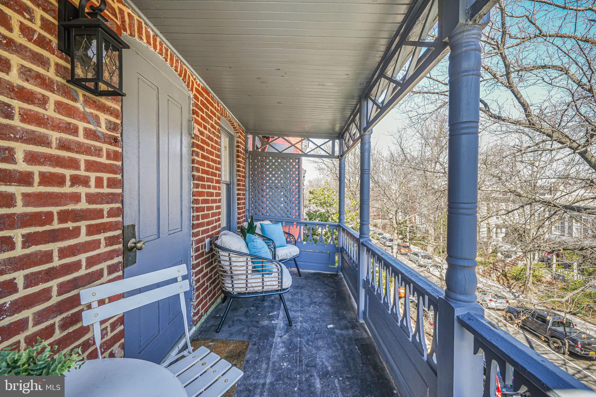 106 3rd St NE