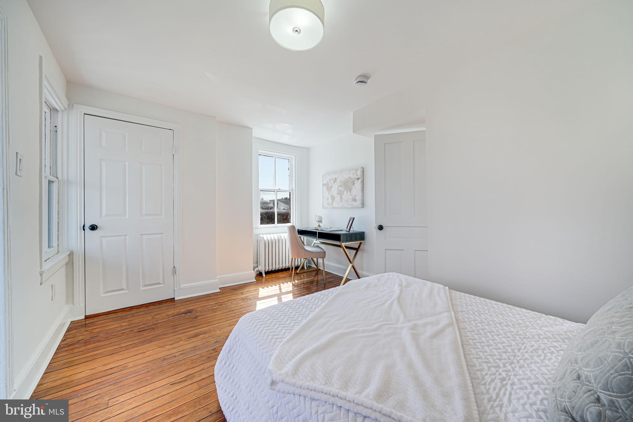 106 3rd St NE