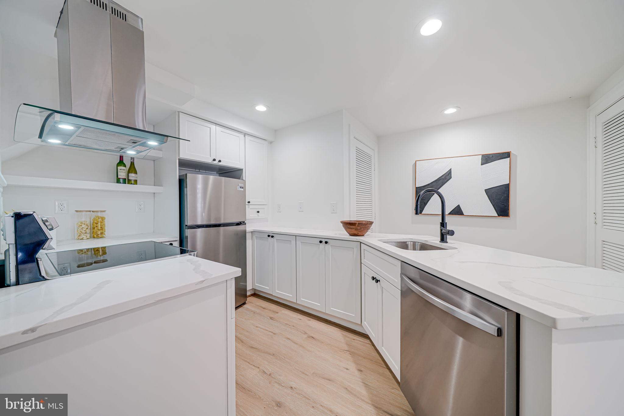 106 3rd St NE